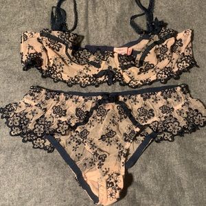 bra panty set / light pink & blue velvet / 36A & M